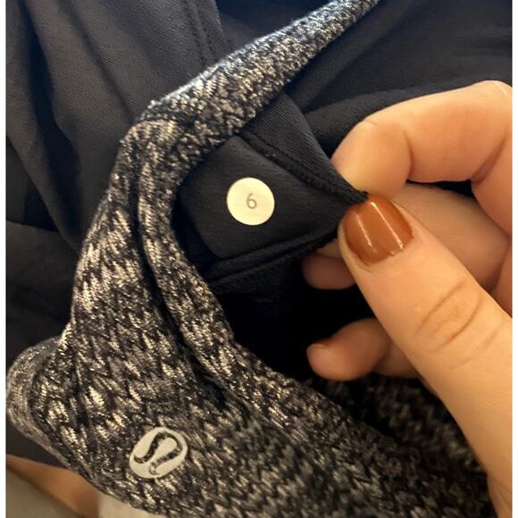 Lululemon No Limit Tank in Charcoal / White Pinstripe size 6 - Picture 4 of 4